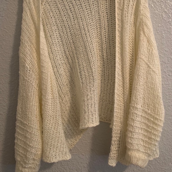 Cream Cropped Sweater - Picture 2 of 4
